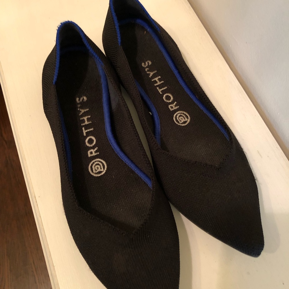 Rothys The Point flat. Size 8. Barely worn